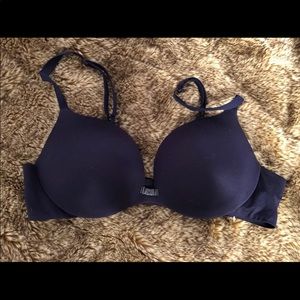 Victoria’s Secret Wireless Plunge Bra